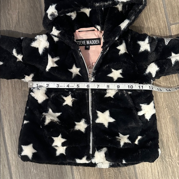 Steve Madden Baby Size 12M Black and White Star Jacket. Furry with cotton lining - Picture 4 of 8